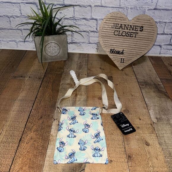 Loungefly Disney Lilo & Stitch Palm Leaves Passport Crossbody Bag nwt - Picture 7 of 7